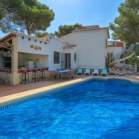 Escabusso Villa